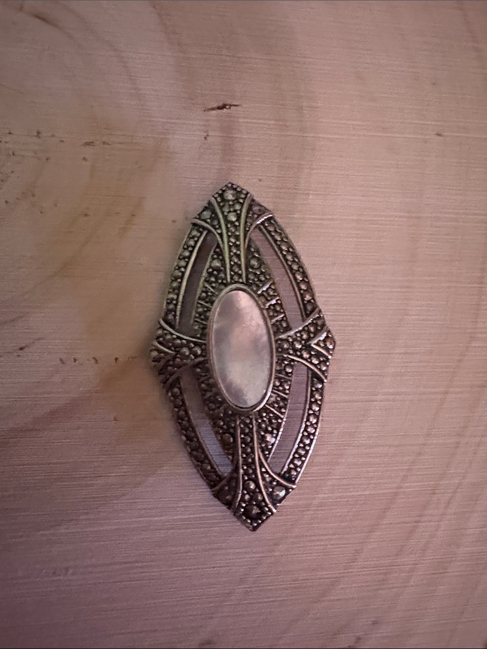 Vintage Brooch like new